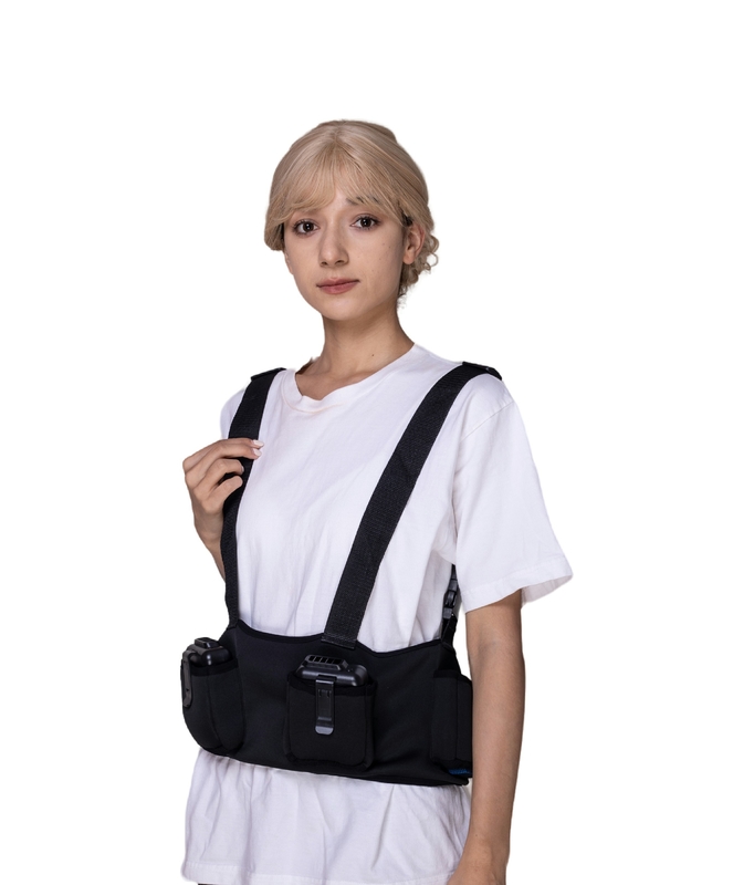 Outdoor Work Cooling Vest with Phase Change Materials and Knitted Weaving Method